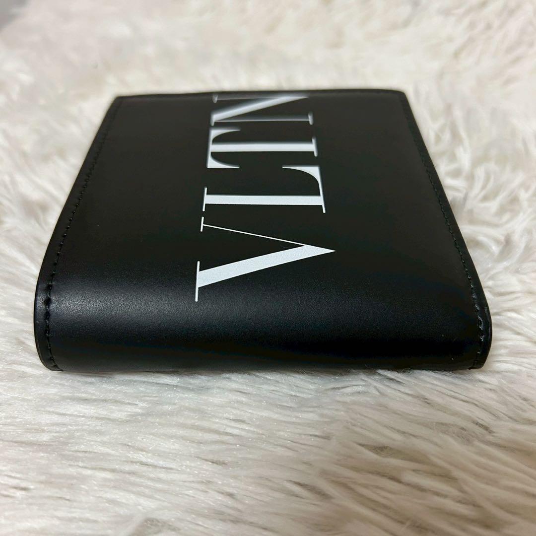 未使用級✨VALENTINO ヴァレンティノ 二つ折財布 ブラック