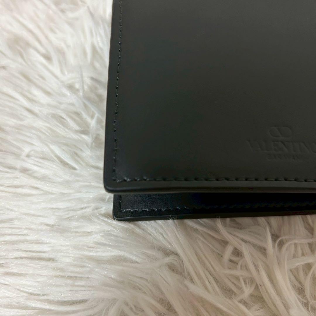 未使用級✨VALENTINO ヴァレンティノ 二つ折財布 ブラック