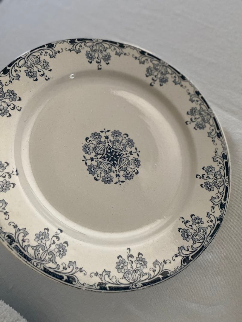 フランスアンティーク　食器　サルグミンヌ　MIGNON