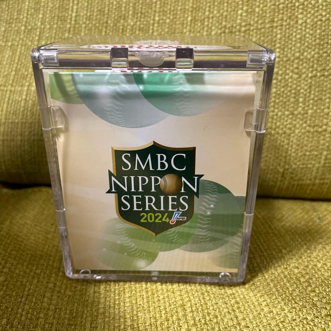 牧秀悟　サインボールとサインカード、ケース付き