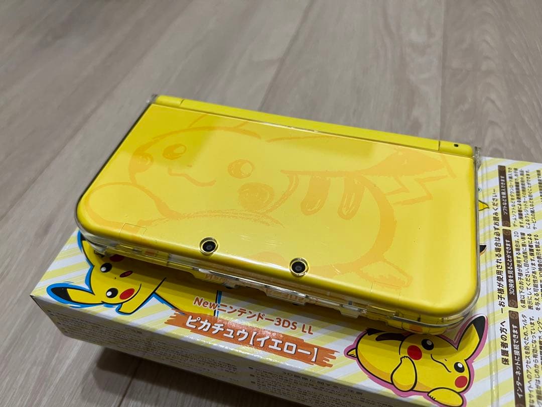 【超美品】Newニンテンドー3DS LL ピカチュウ【イエロー】