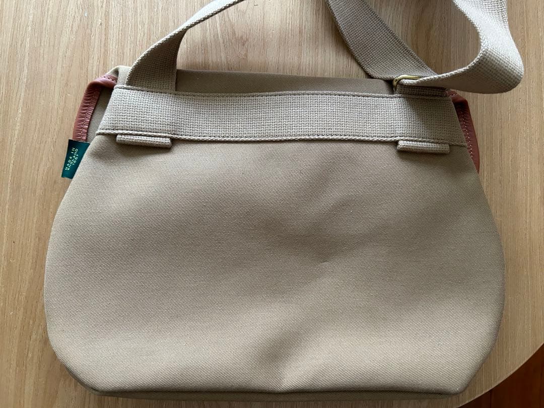 ベージュ キャンバス メッセンジャーバッグ