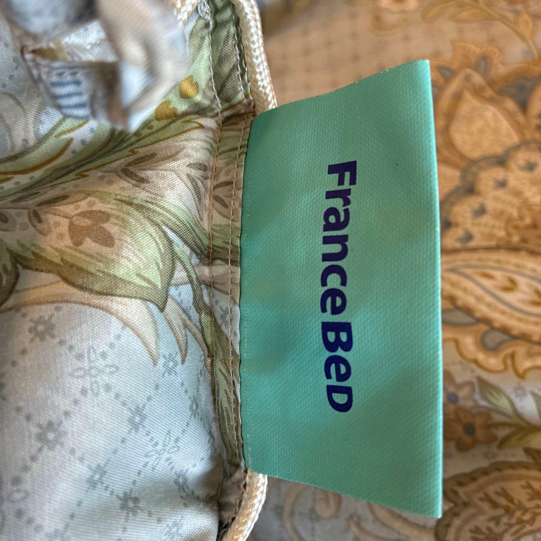 ❶フランスベッド羽毛掛け布団1.４キロ丸洗い大丈夫です