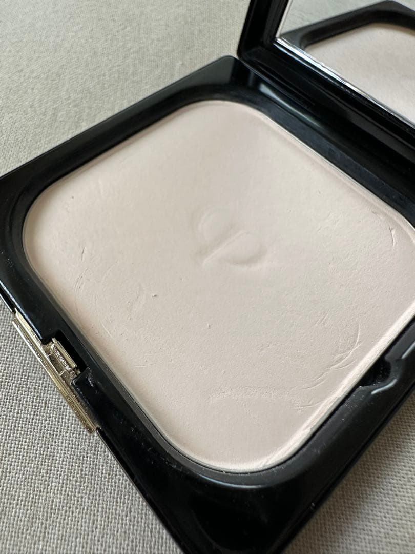 お茶様クレ・ド・ポー ボーテプードルコンパクトエサンシエルn（エレガントスリム）