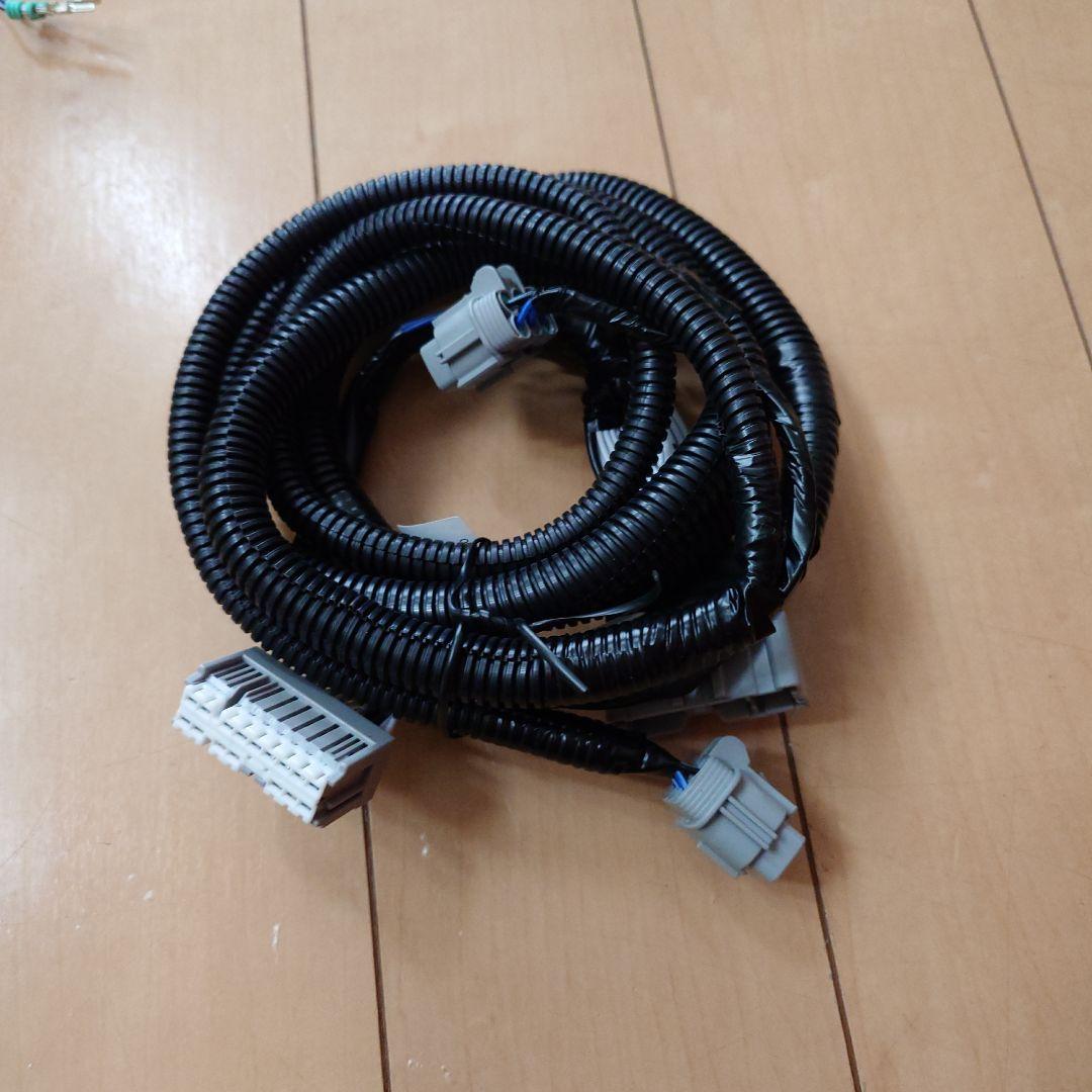 C28セレナ　フロントグリルイルミネーション　白色