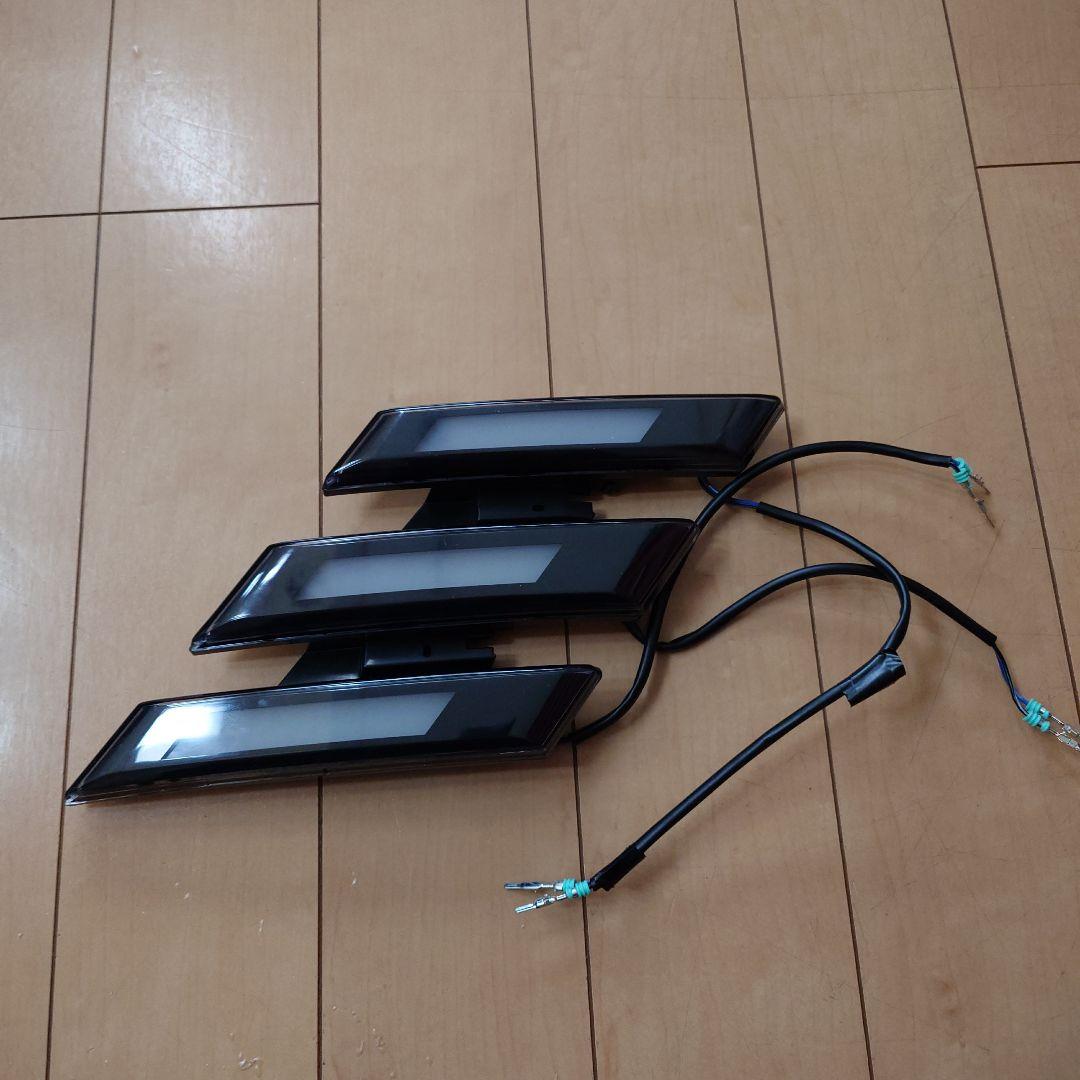 C28セレナ　フロントグリルイルミネーション　白色