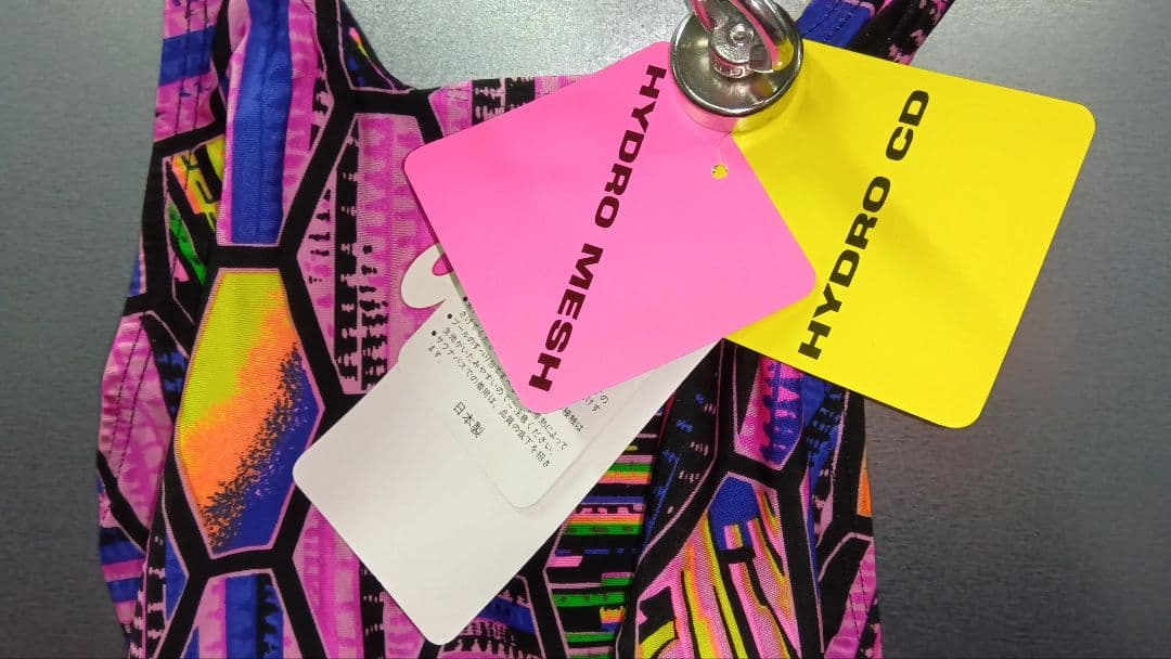 asics スイムスーツ 幾何学模様 ピンク　ハイドロcd