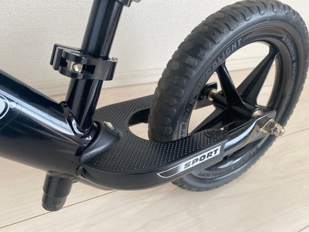 正規品　STRIDER バランスバイク ブラック　スポーツ