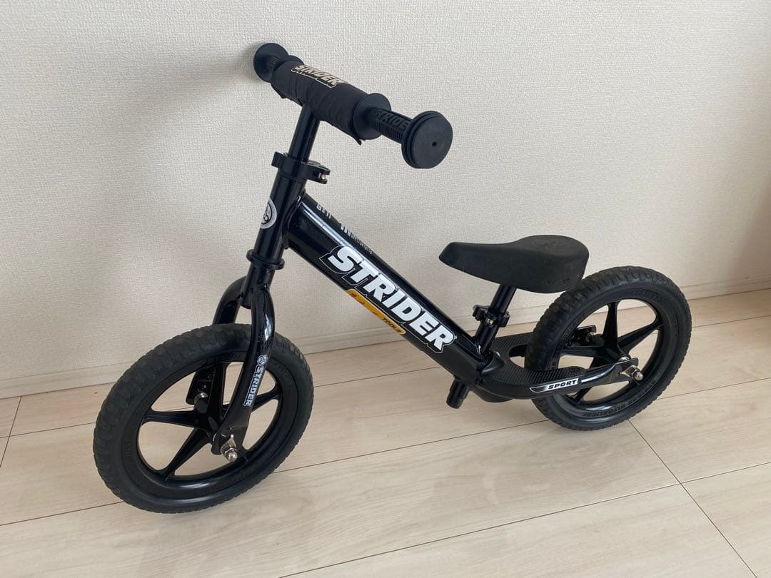 正規品　STRIDER バランスバイク ブラック　スポーツ