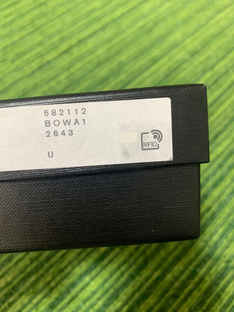 イヴ・サンローラン　YSL ベージュ キルティング 二つ折り財布