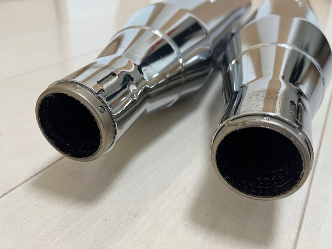 美品　ハーレーダビッドソン　FLDE FLHC ソフテイルマフラー　送料込