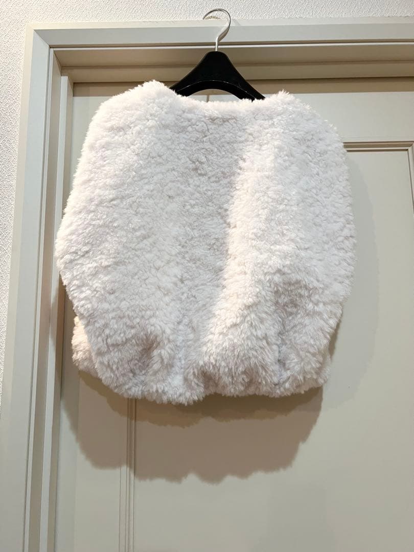 美品トゥモローランド Ballseyランダムファーショートベスト