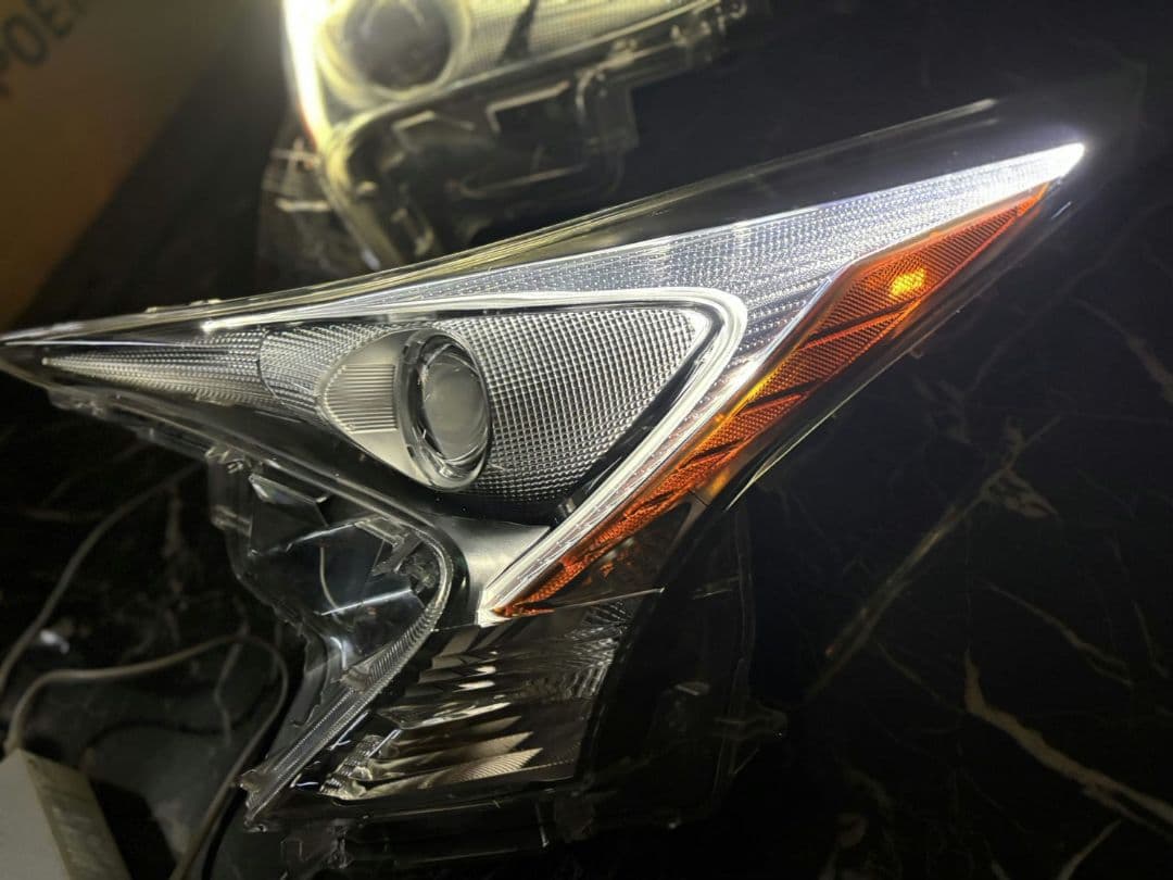 最終価格【車検対応】50プリウス　前期 US仕様 加工ヘッドライト　USDM