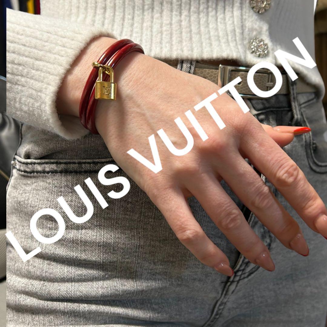 LOUIS VUITTON 赤 パテントレザー バングル キープイットカデナ