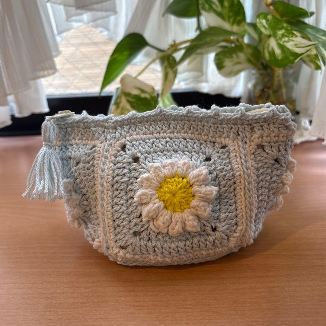ハンドメイド　かぎ編みファスナーポーチ　ポケットティッシュケース　モチーフ編み