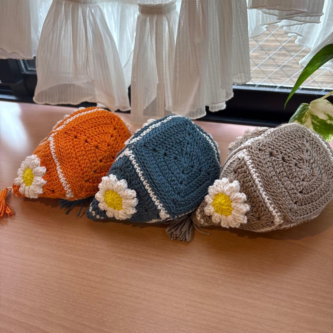 ハンドメイド　かぎ編みファスナーポーチ　ポケットティッシュケース　モチーフ編み