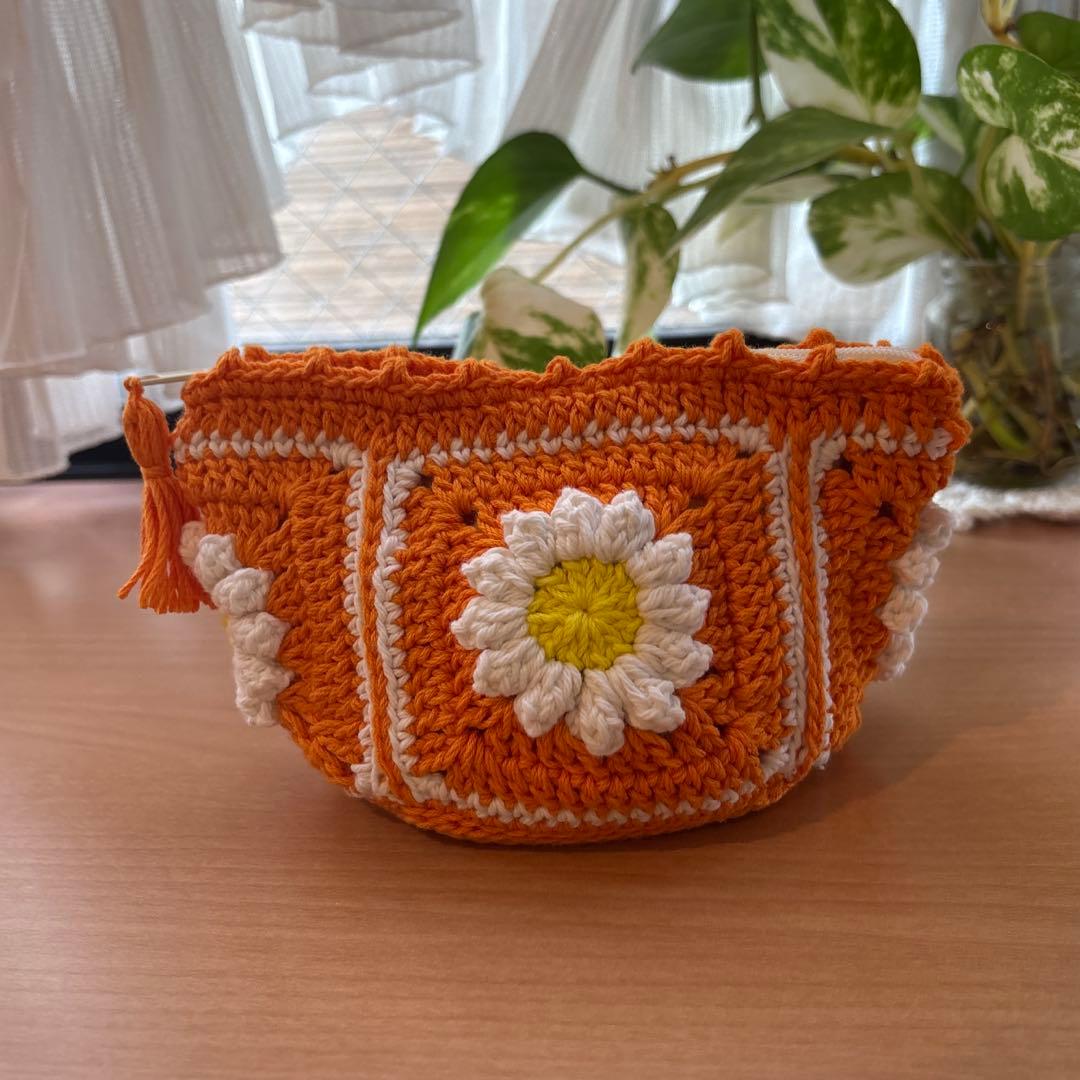 ハンドメイド　かぎ編みファスナーポーチ　ポケットティッシュケース　モチーフ編み