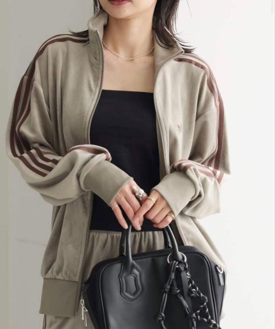 新品2XL◼️アディダス　ベロアトラックトップ ベージュ　ジャーナルスタンダード
