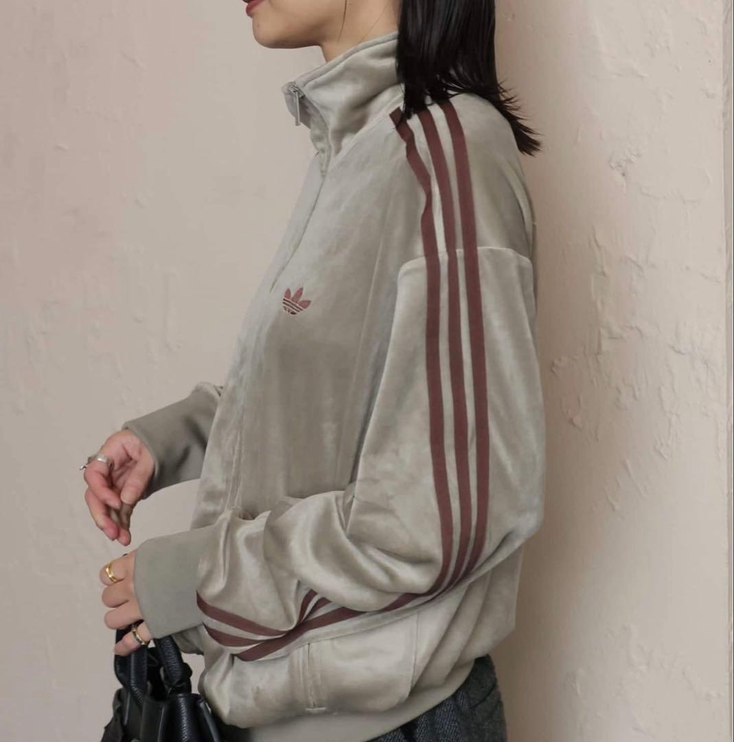 新品2XL◼️アディダス　ベロアトラックトップ ベージュ　ジャーナルスタンダード