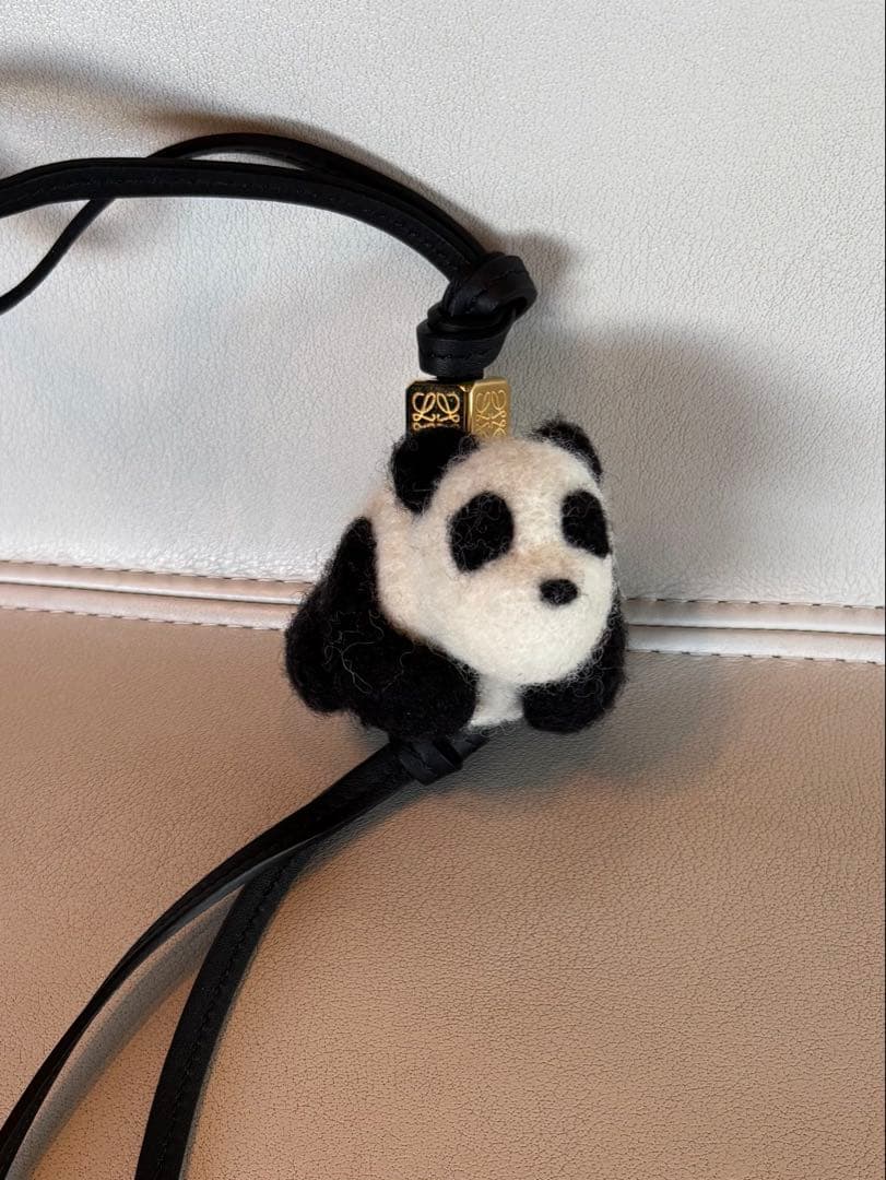LOEWE バッグチャーム パンダ フェルト&カーフ