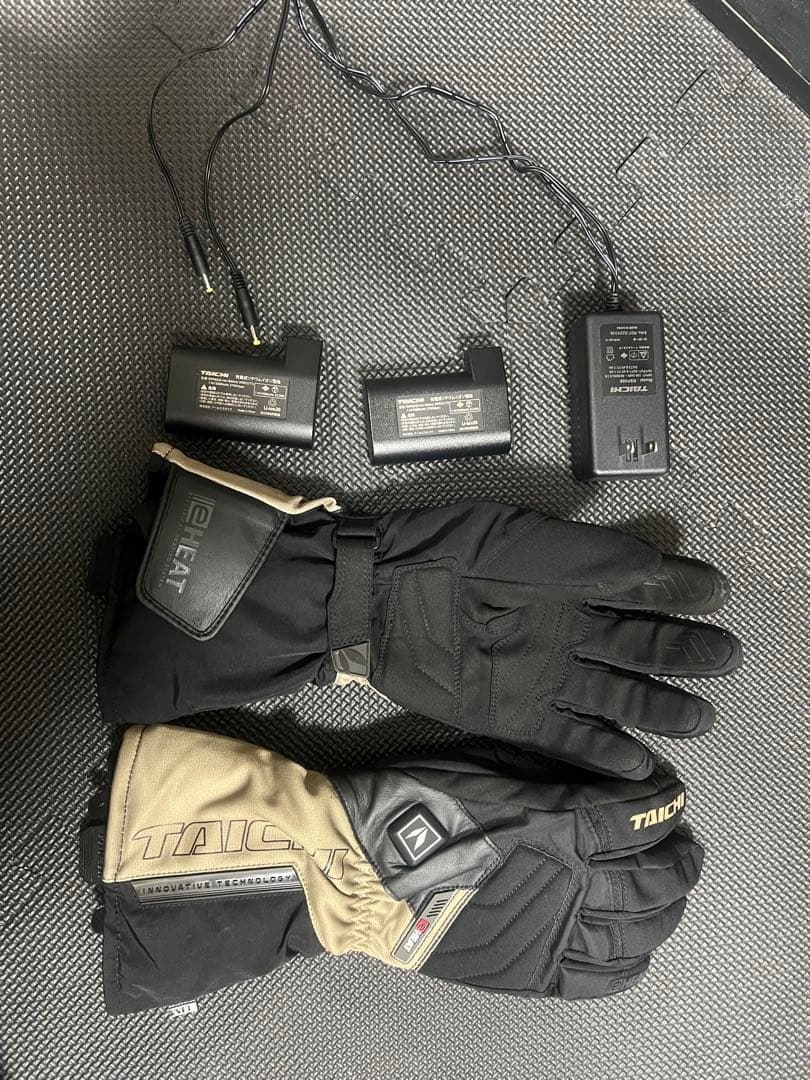TAICHI 電熱グローブ 黒/ベージュ　バッテリー付き