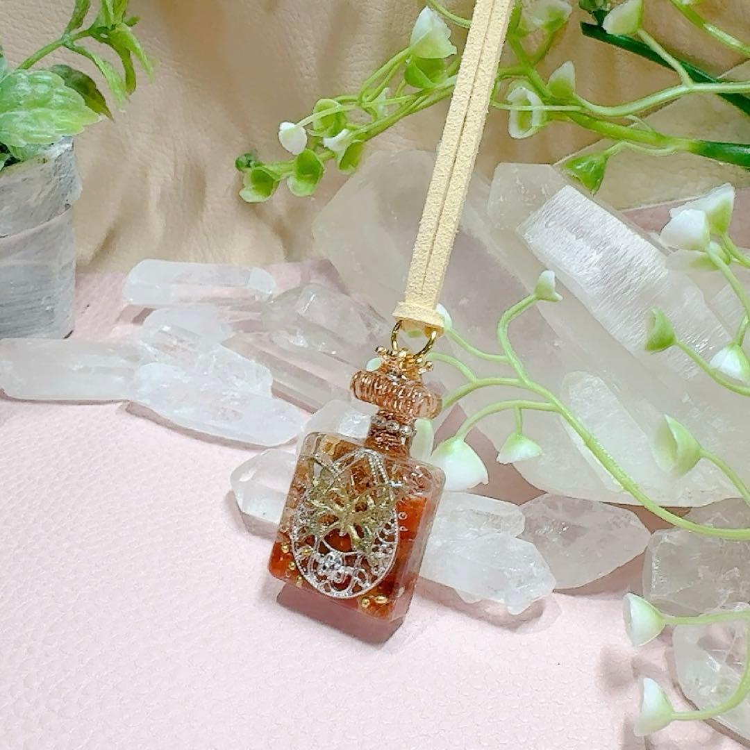 癒しのオルゴナイト❤️シトリン＋サードオニキスの香水瓶型♡