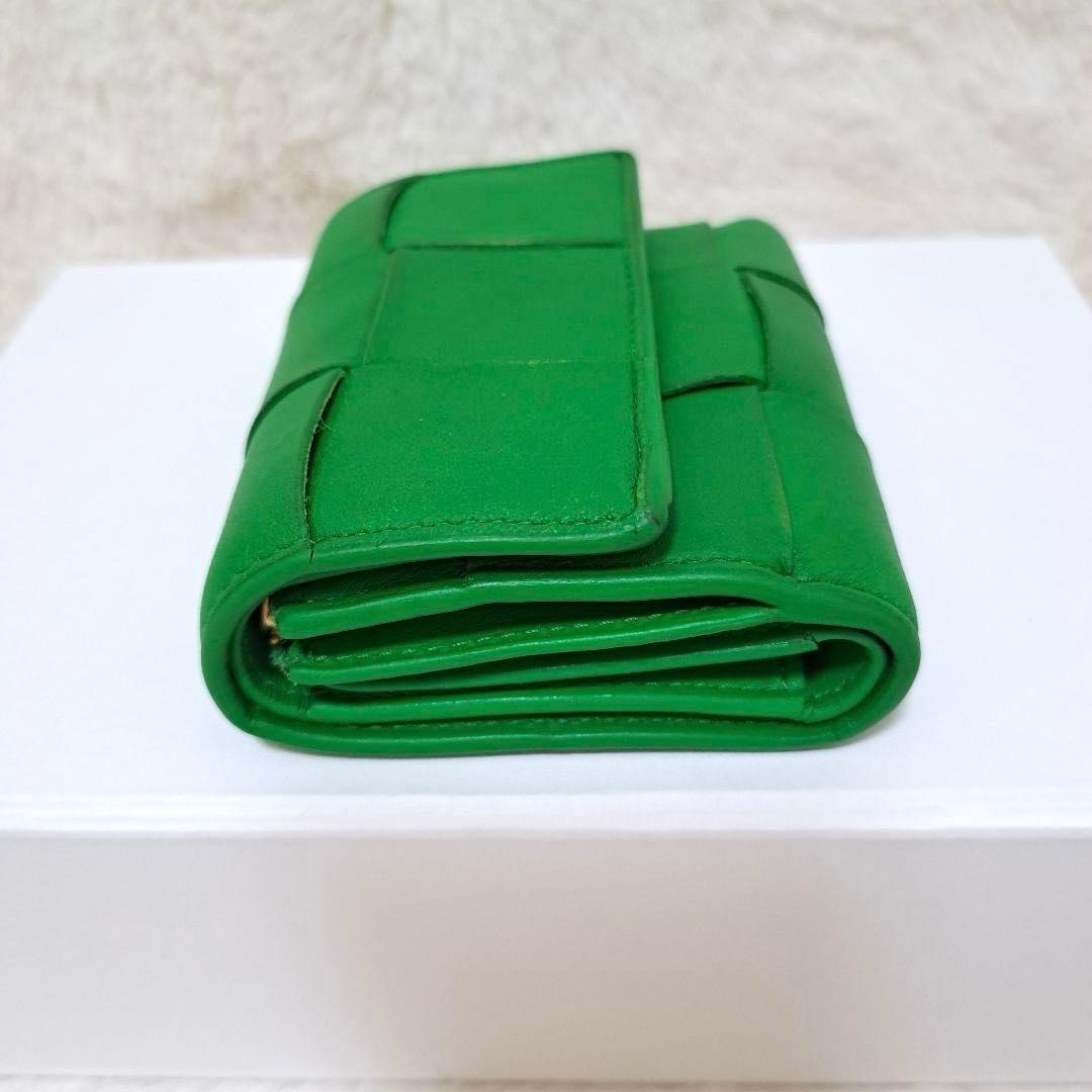 ✨人気色　RFID搭載✨　ボッテガ　三つ折り　カセット　レザー　パラキート