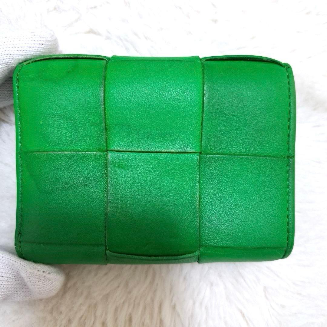 ✨人気色　RFID搭載✨　ボッテガ　三つ折り　カセット　レザー　パラキート