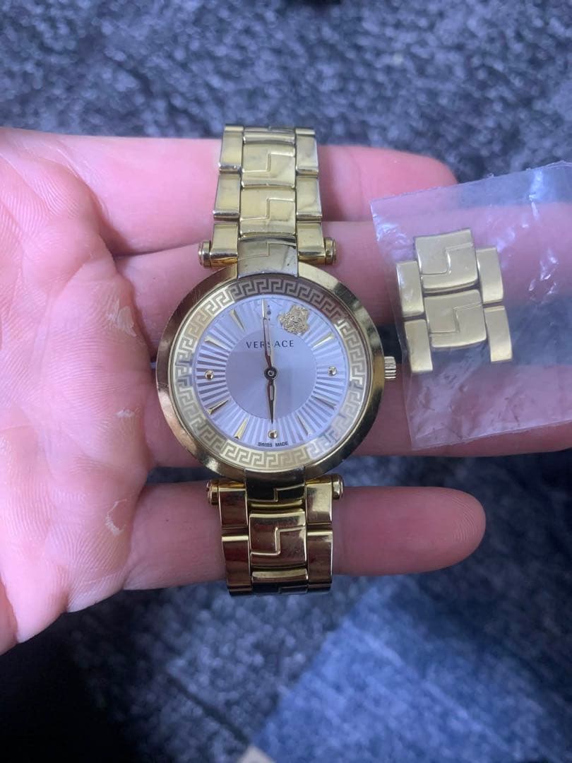 H*送様 VERSACE ゴールドクォーツ腕時計