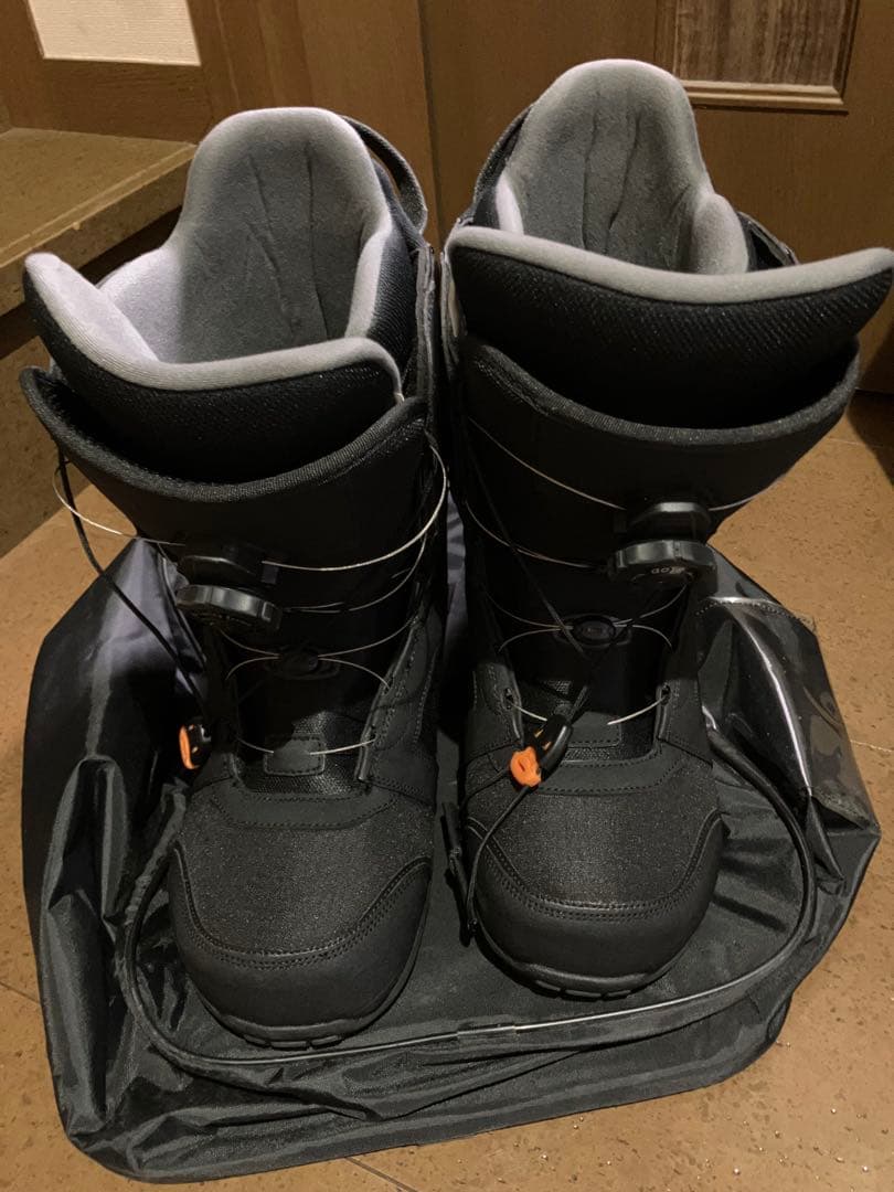美品スノーボードブーツビジョンピース