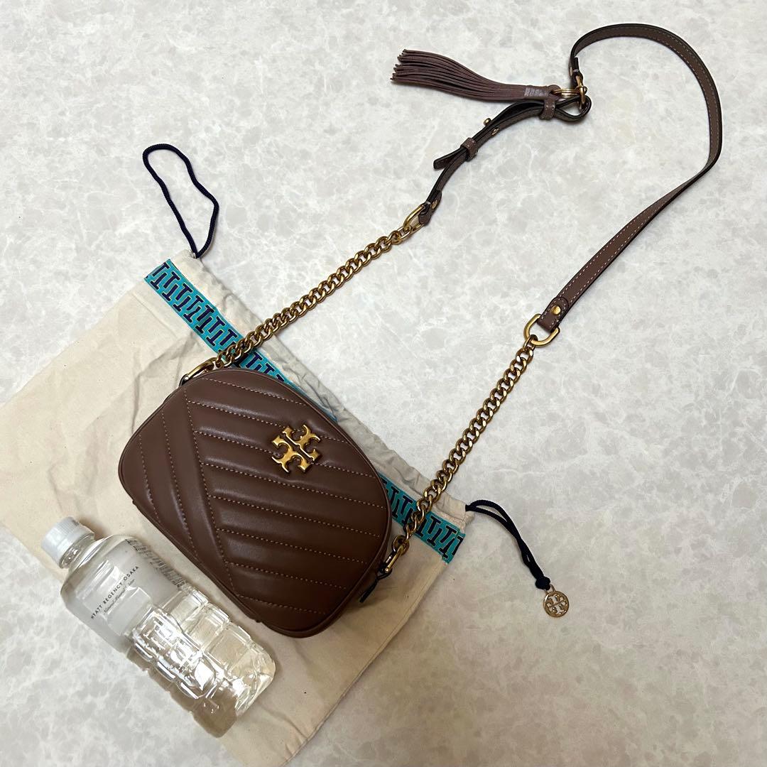 新品同様 トリーバーチ キラ シェブロン チェーンショルダーバッグ ブラウン