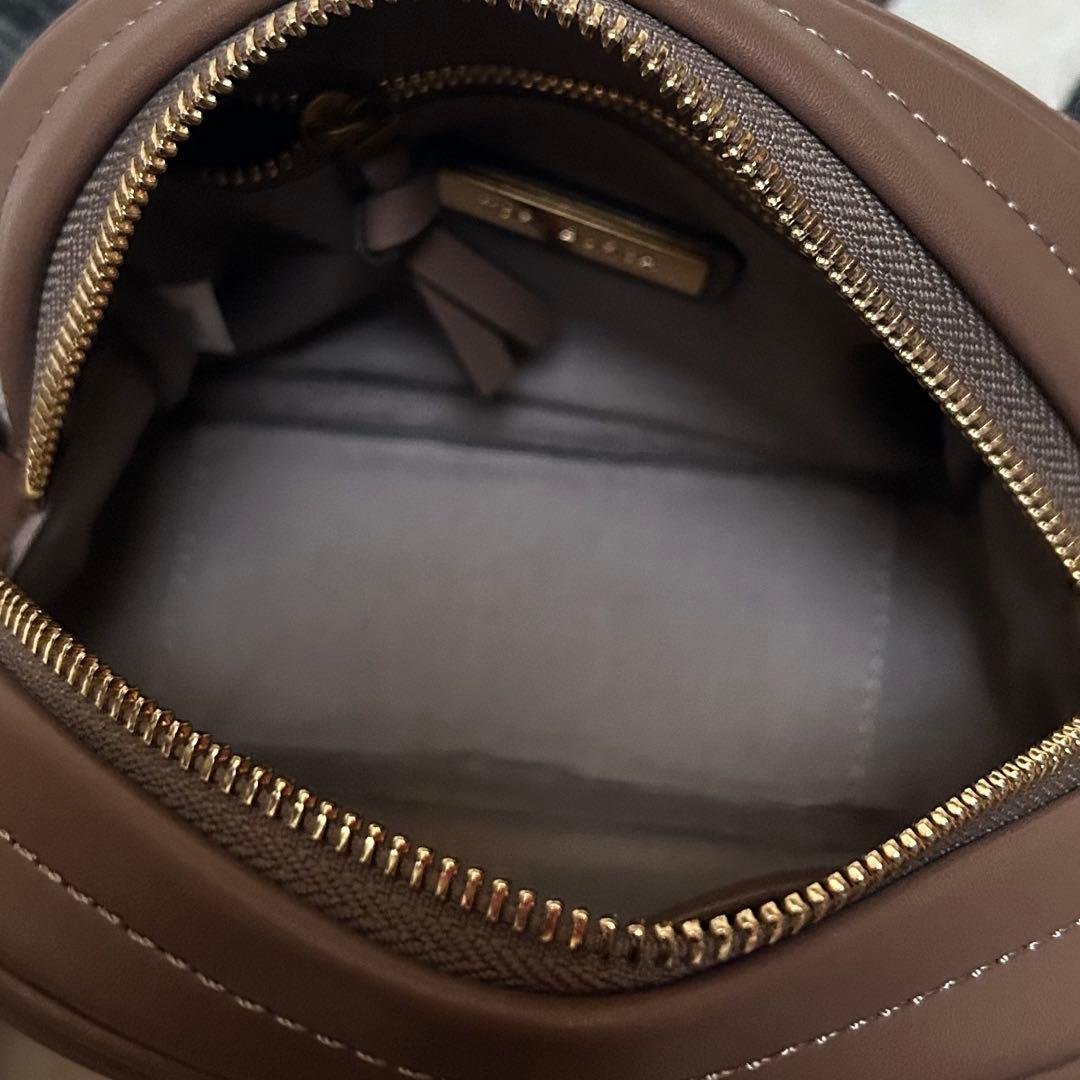 新品同様 トリーバーチ キラ シェブロン チェーンショルダーバッグ ブラウン