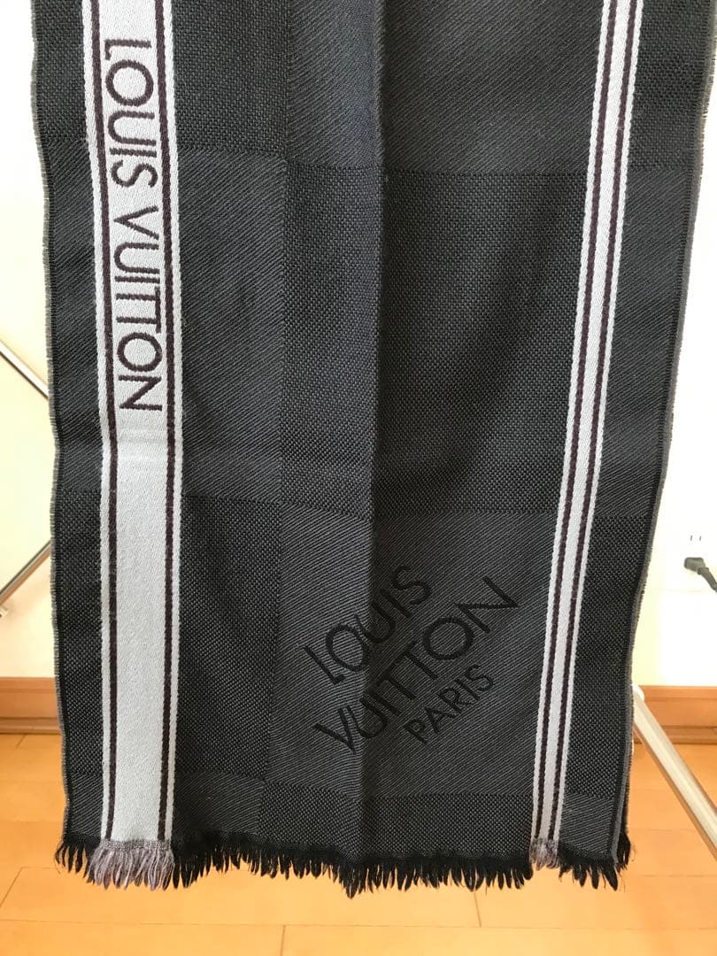 LOUIS VUITTON ルイヴィトン M72685 マフラー　　訳あり