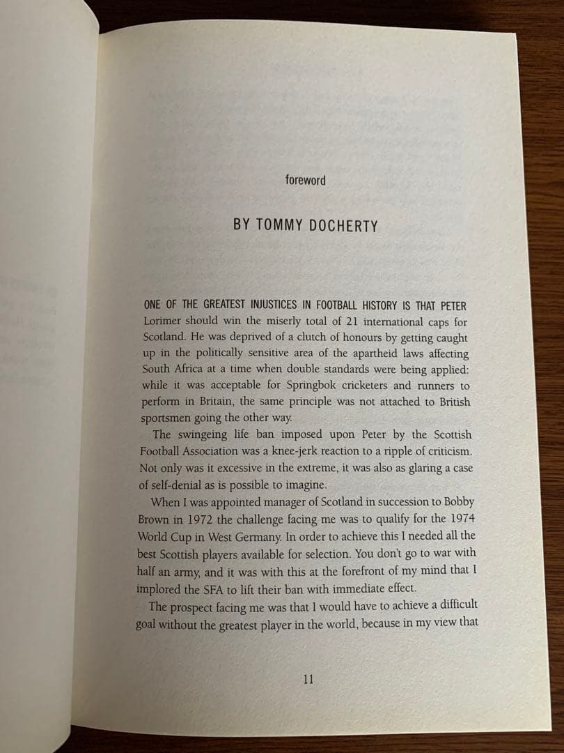 Peter Lorimer伝記 Leeds And Scotland Hero