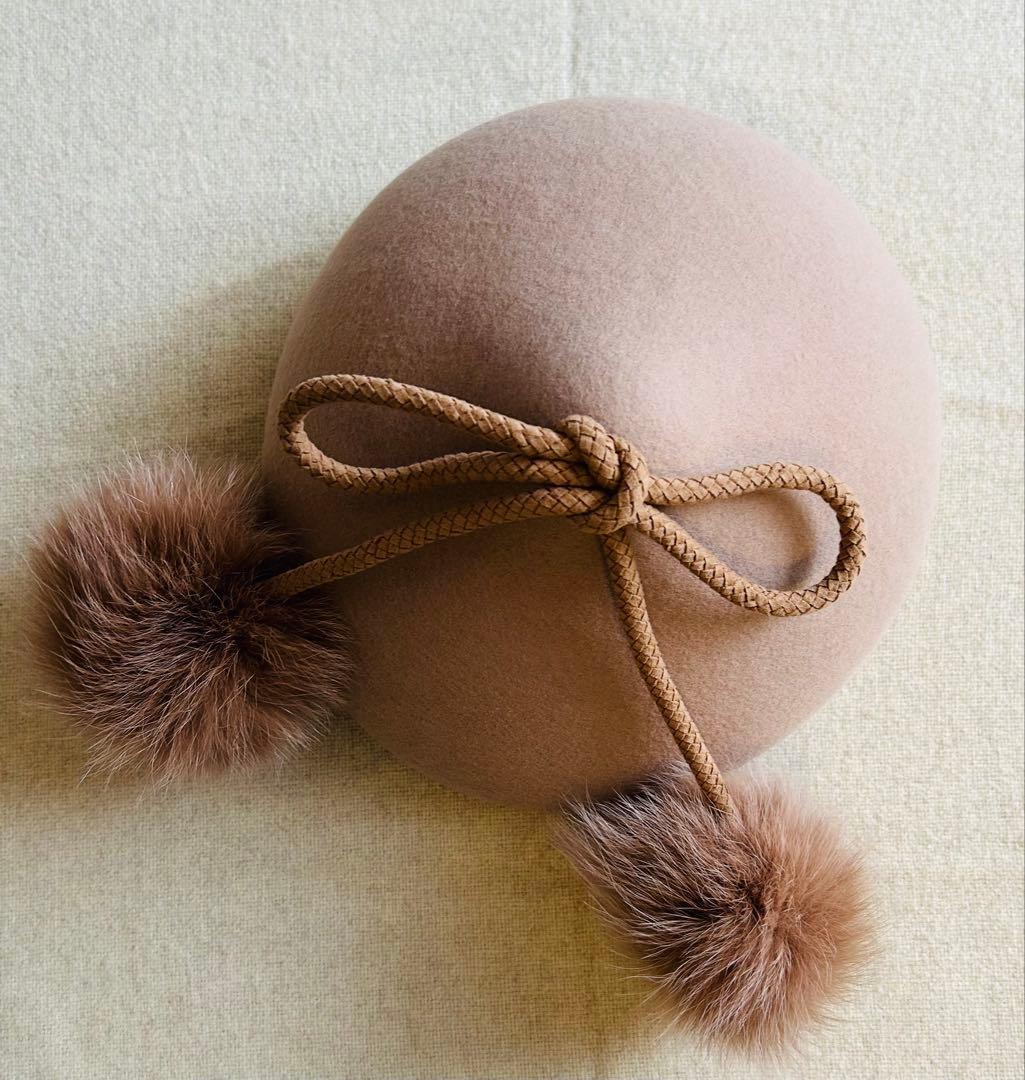 ポンポン付きとんがりベレー　CA4LA Atelier Mad PON PON