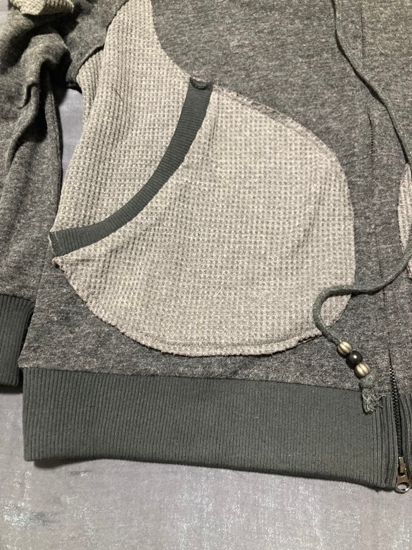 Coyseio グレー フード付き パーカー