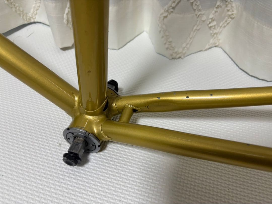 ゴールド ピストフレーム