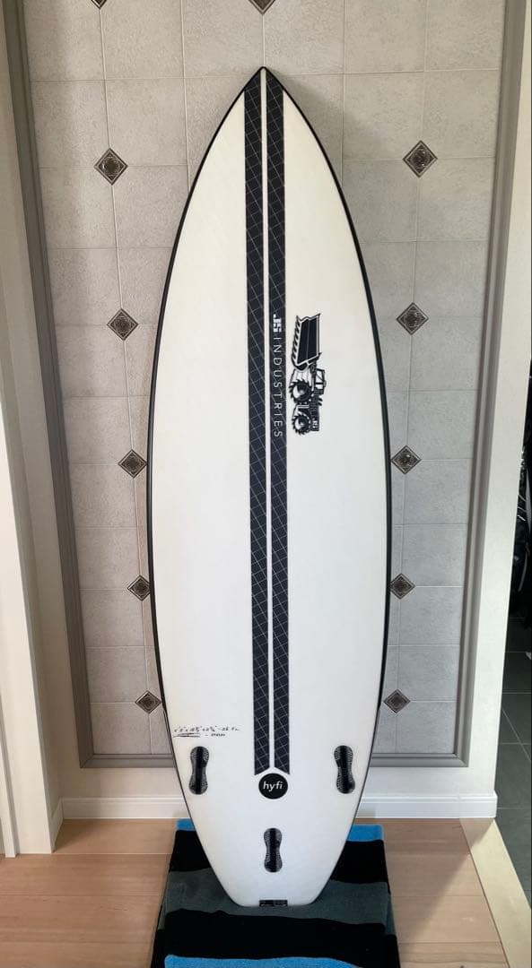 【送料無料】【美品】JSサーフボード　モンスタボックス2020　5.8