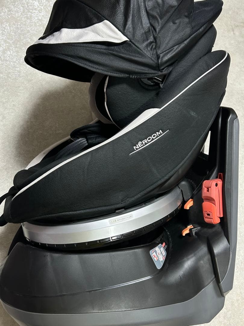 【美品】Combi ネルーム エッグショック NF-600 チャイルドシート