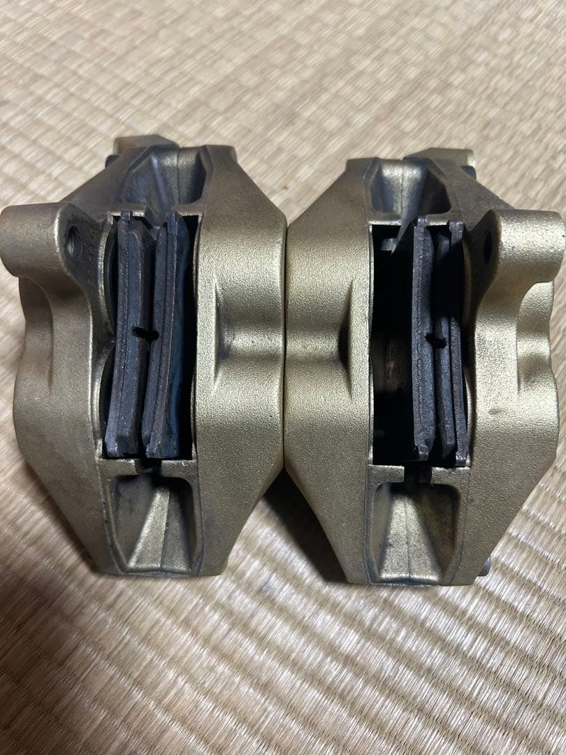 ブレンボキャリパー　4pot 100ピッチ　XJR等に