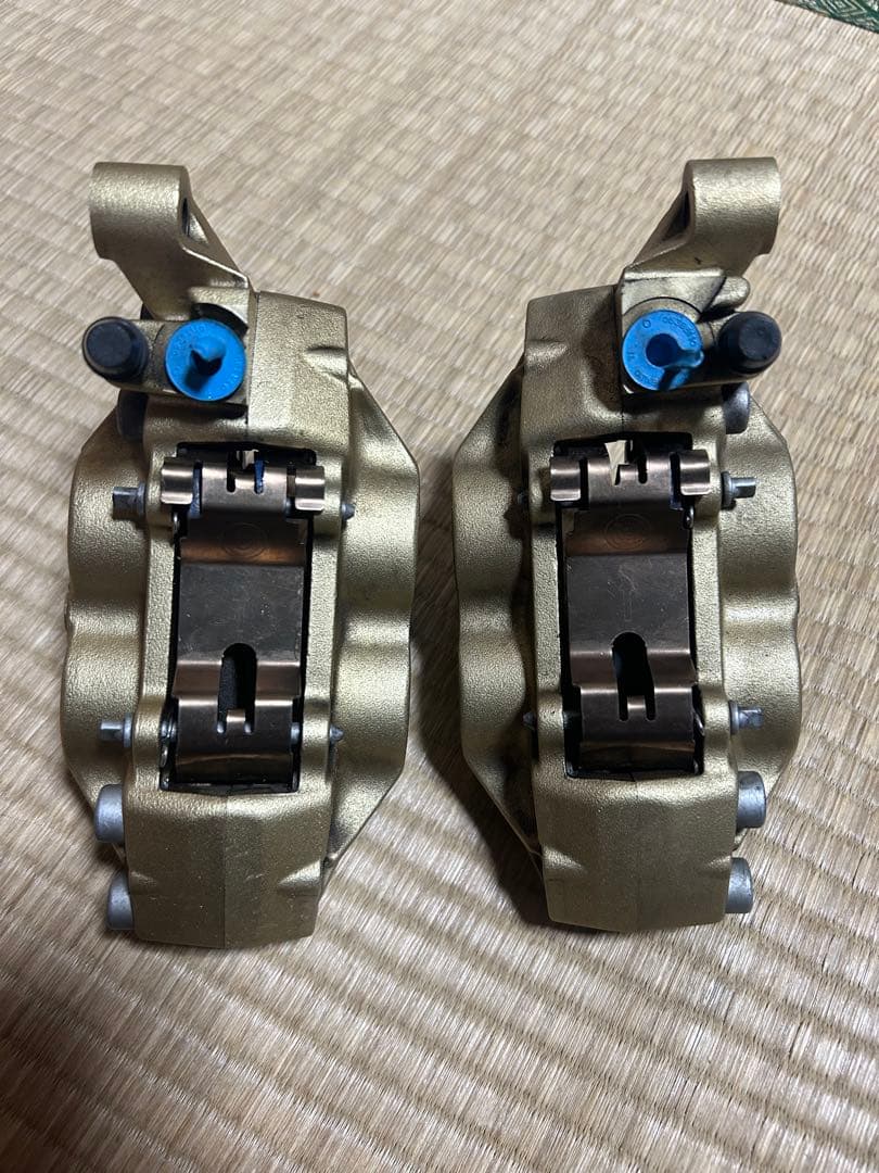 ブレンボキャリパー　4pot 100ピッチ　XJR等に