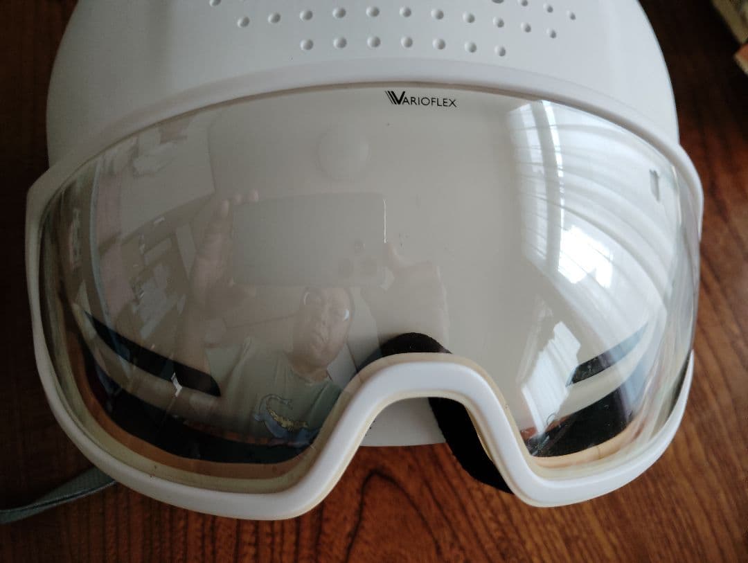 メーカー:ALＰINA　lavalon　バイザー サイズ: L　白 キレイです