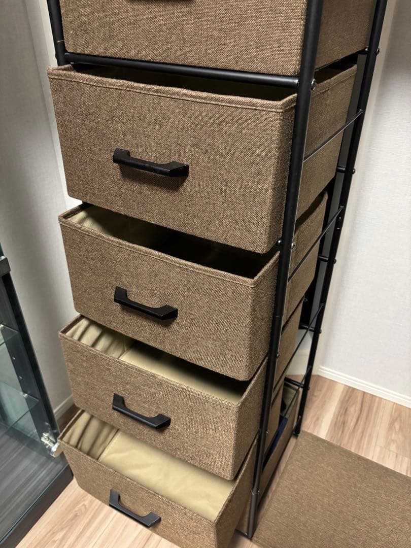 7段引き出し付きハンガーラック　収納たっぷり　キャスター付き　洋服