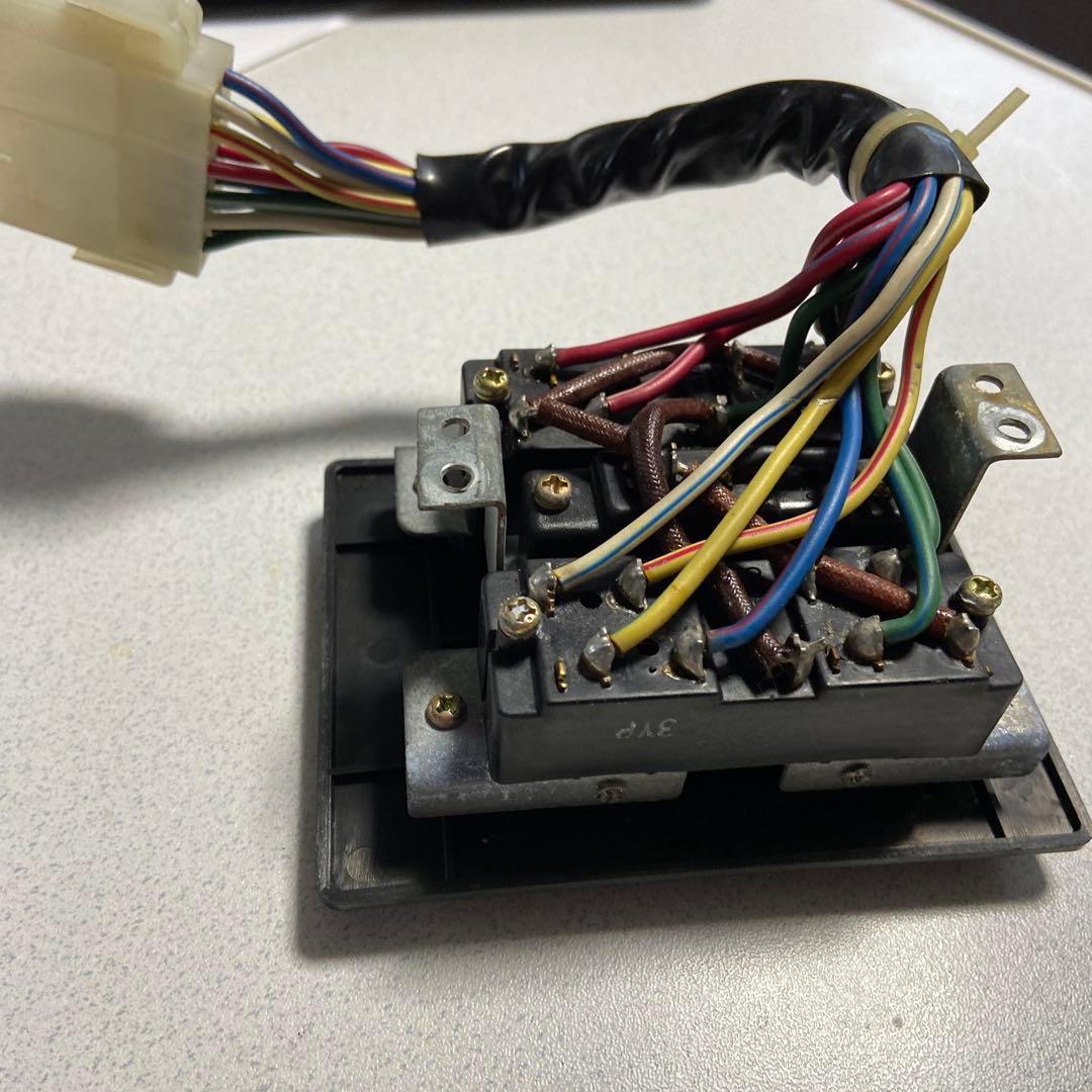 美品❗️R30スカイラインDR30RSターボ　パワーウィンドウスイッチ