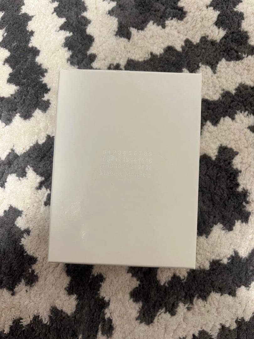 美品 メゾンマルジェラ チェーンウォレット ブラック 財布