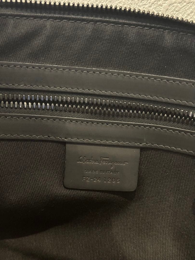 ミ*ー様 フェラガモ バッグ