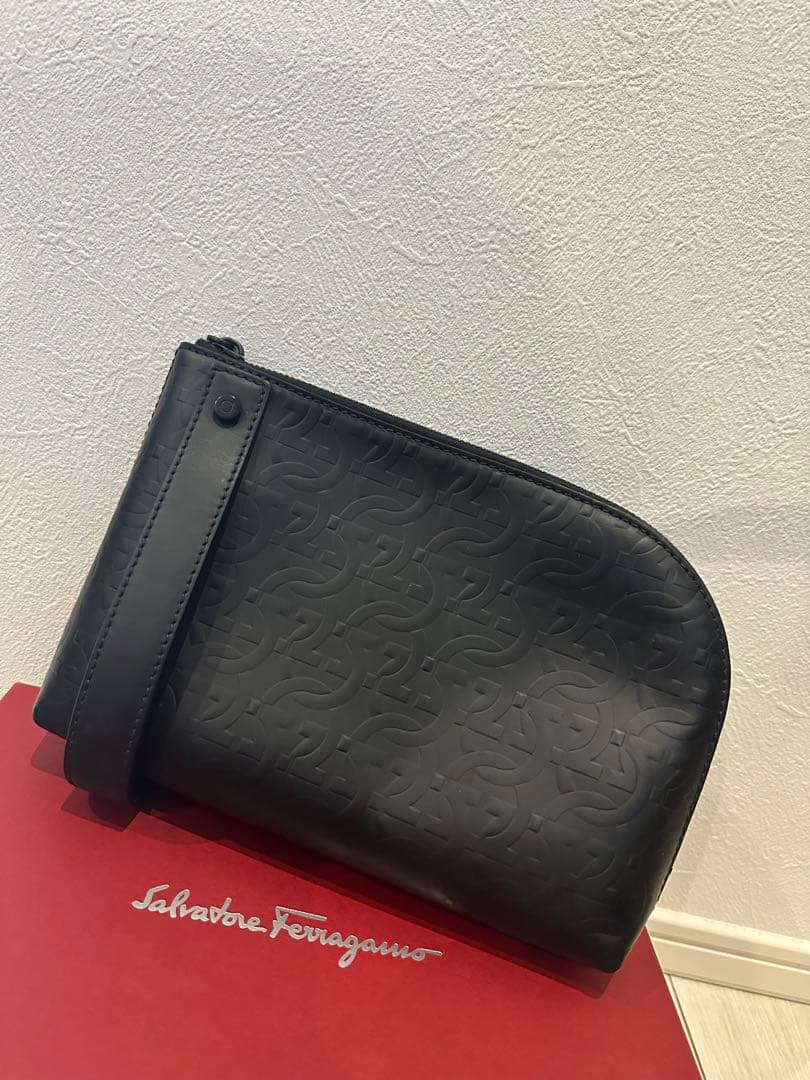 ミ*ー様 フェラガモ バッグ