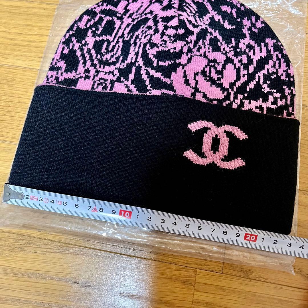 CHANEL ロゴ入り ビーニー帽子 黒・ピンク　ノベルティ　シャネル