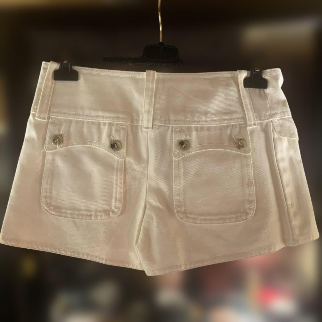 GIANFRANCO FERRE 94500円　新品　ショートパンツ　純白