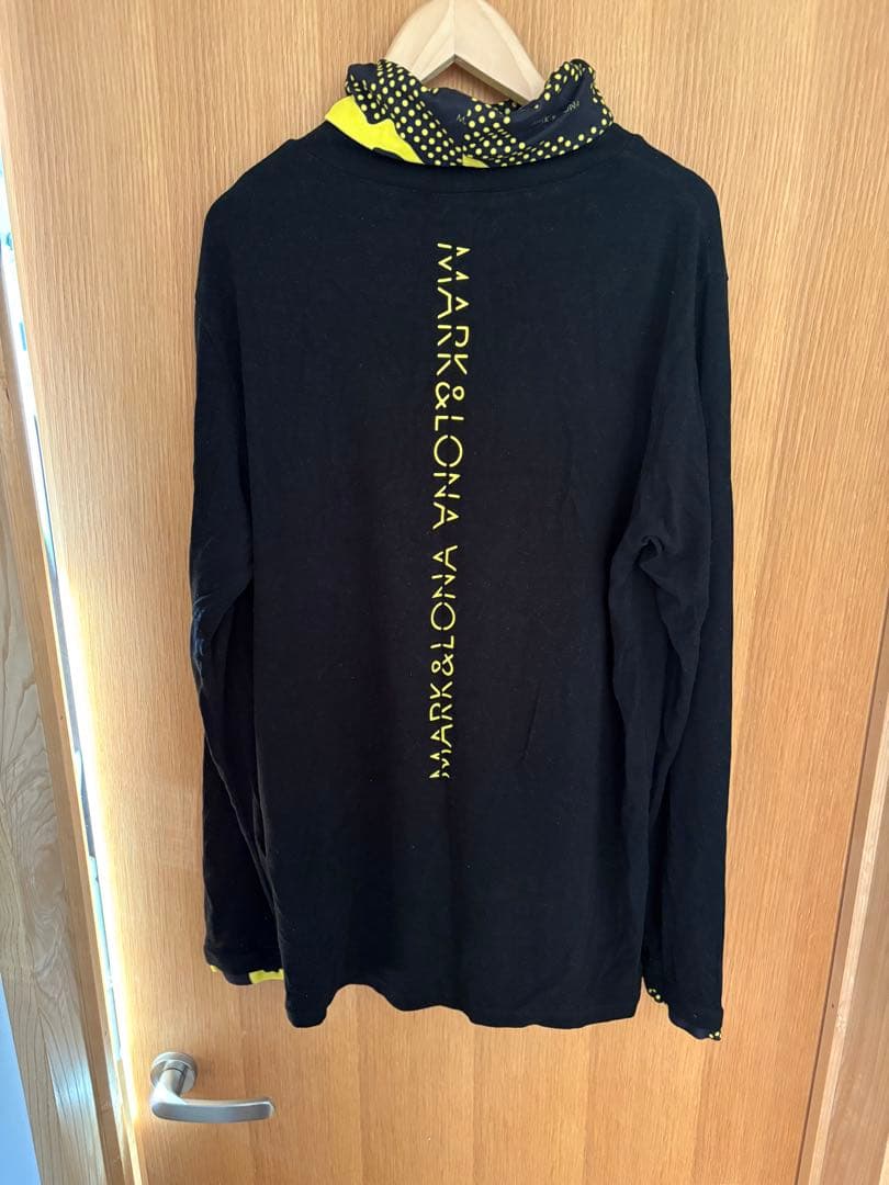秋冬　マークアンドロナ　ハイネック長袖Tシャツ　ブラック×イエロー